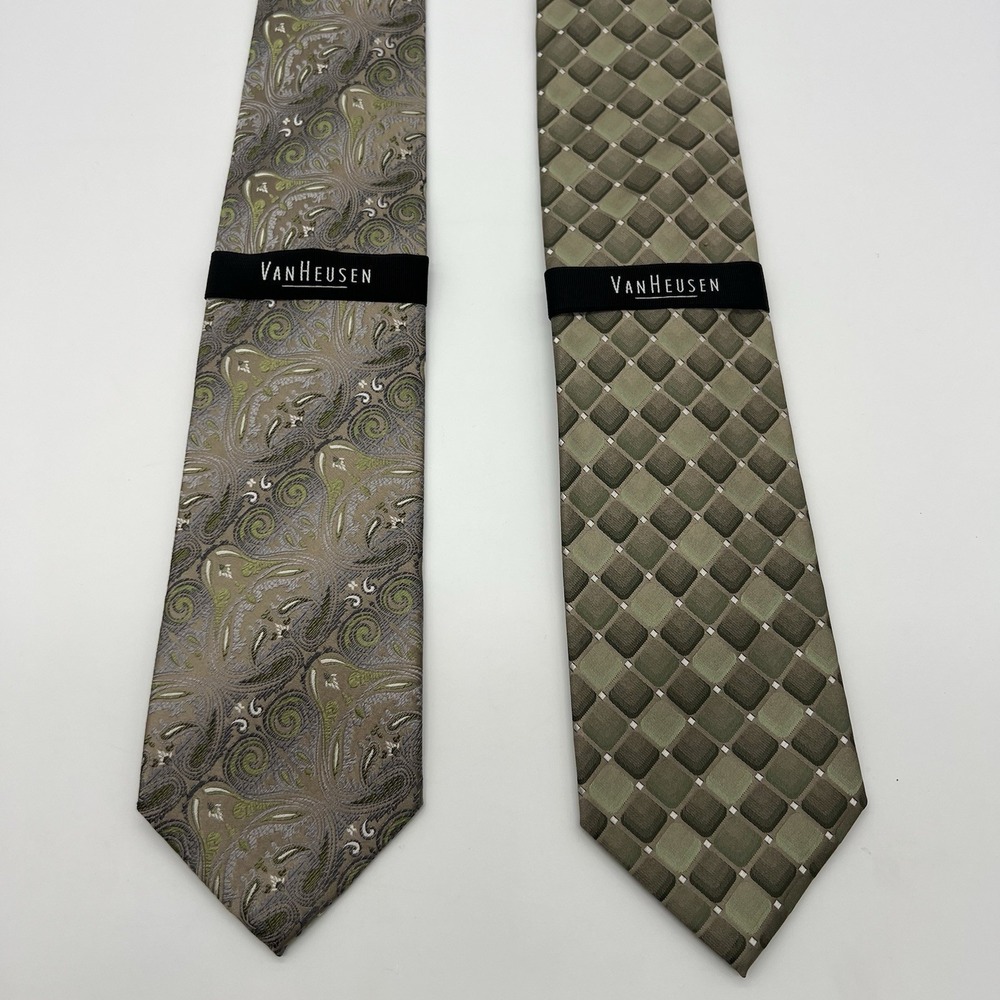 Van‎ Heusen Ties Lot Of 2